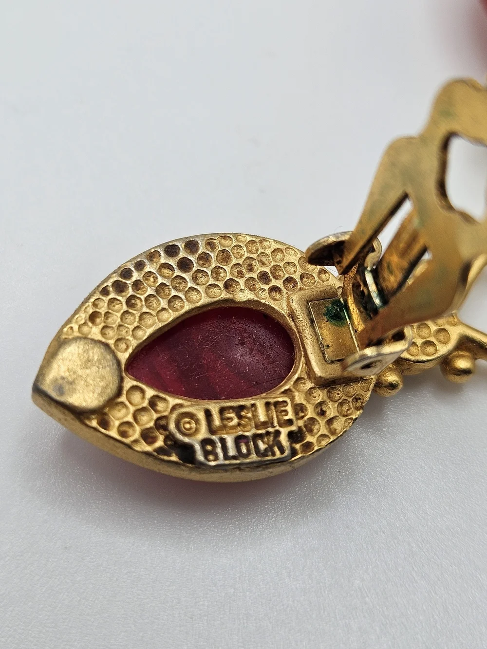VINTAGE Leslie Block Red Lucite Gold Tone Statement Dangle Earrings 80s Clip